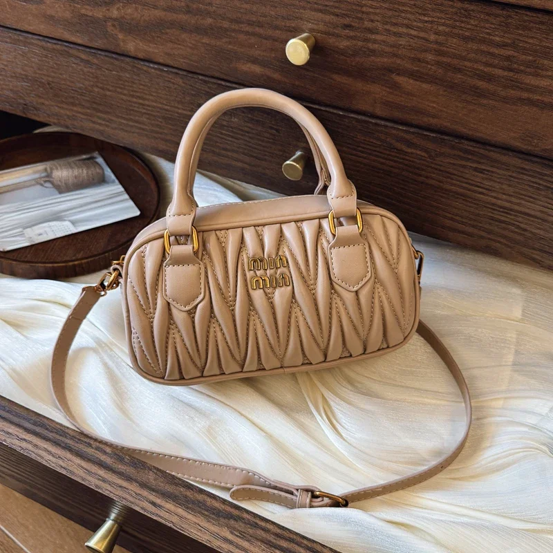 Luxury Lifestyle Handbags - Women Luxury High End Leather Elegant